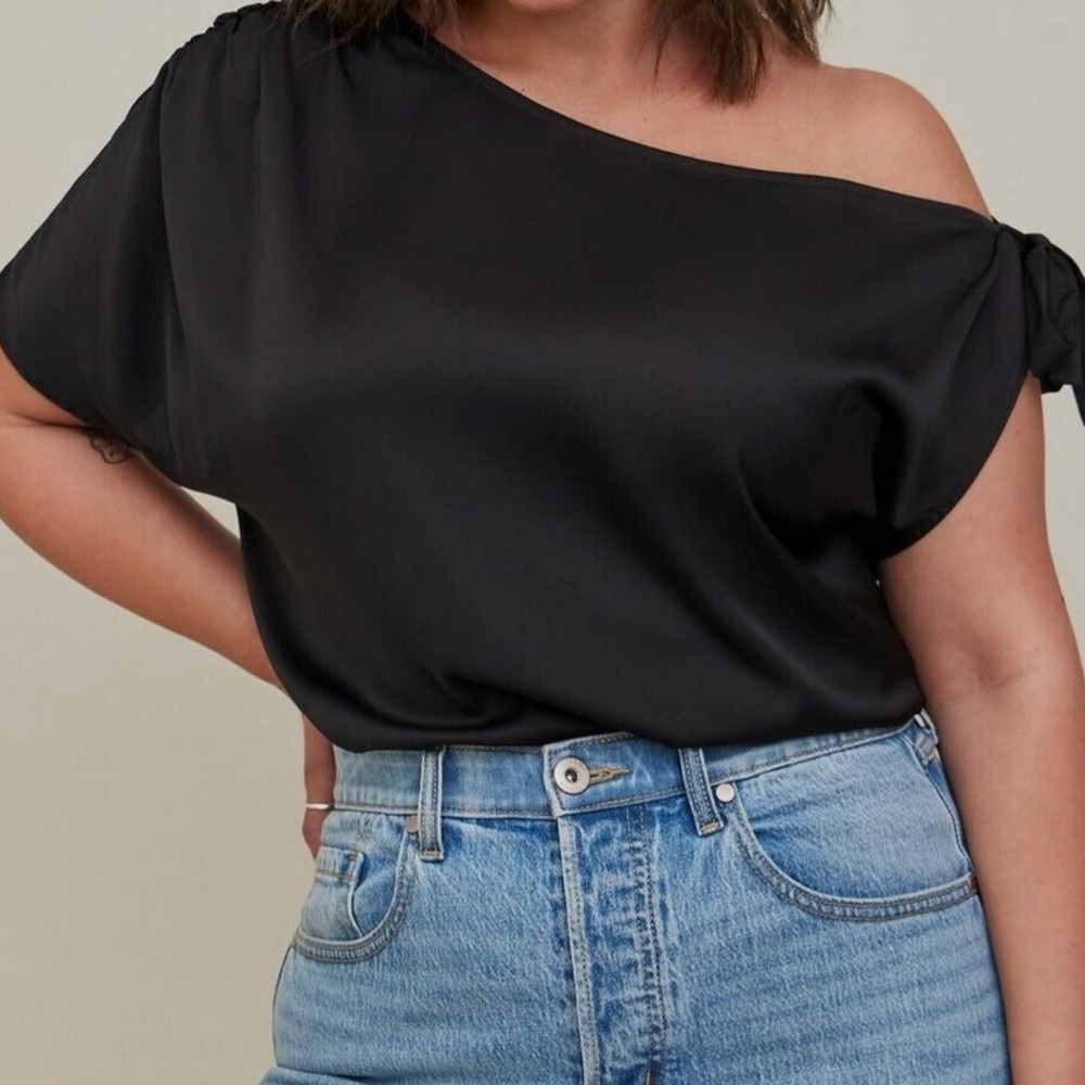 Torrid satin off the shoulder top size 0